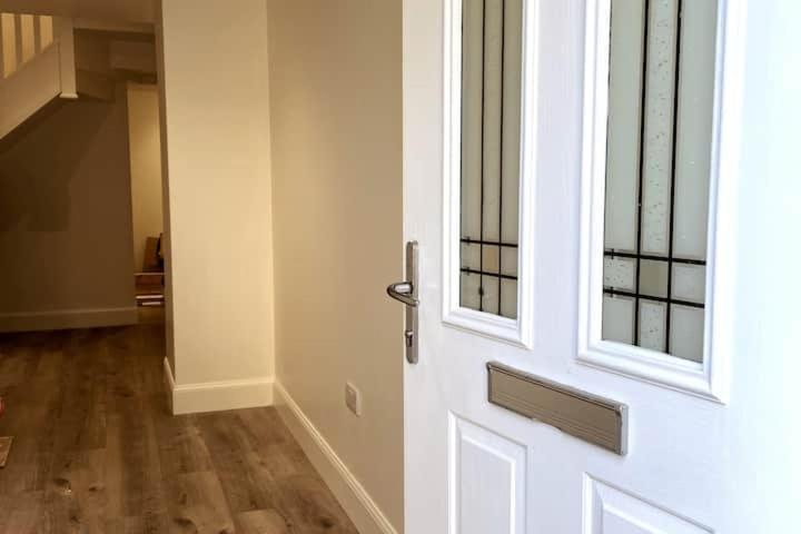 Lovely 3 Bedroom Apartment With Private Garden In Edinburgh City Centre Екстериор снимка