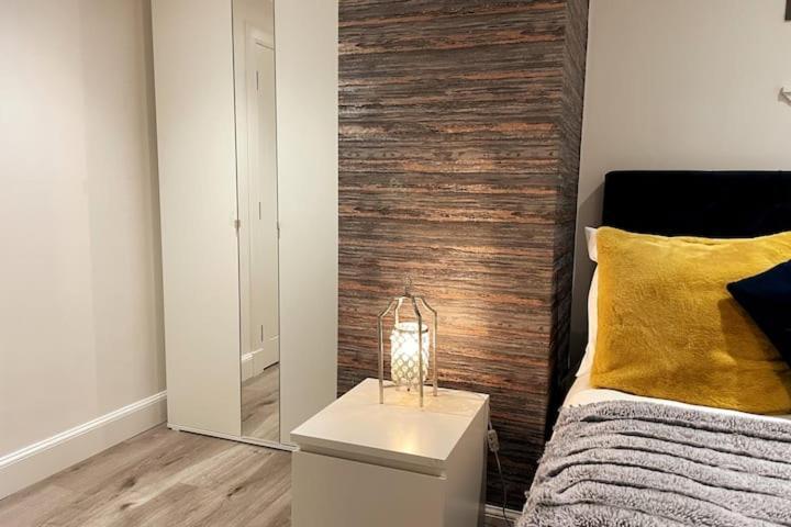 Lovely 3 Bedroom Apartment With Private Garden In Edinburgh City Centre Екстериор снимка