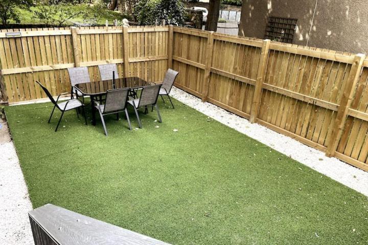 Lovely 3 Bedroom Apartment With Private Garden In Edinburgh City Centre Екстериор снимка