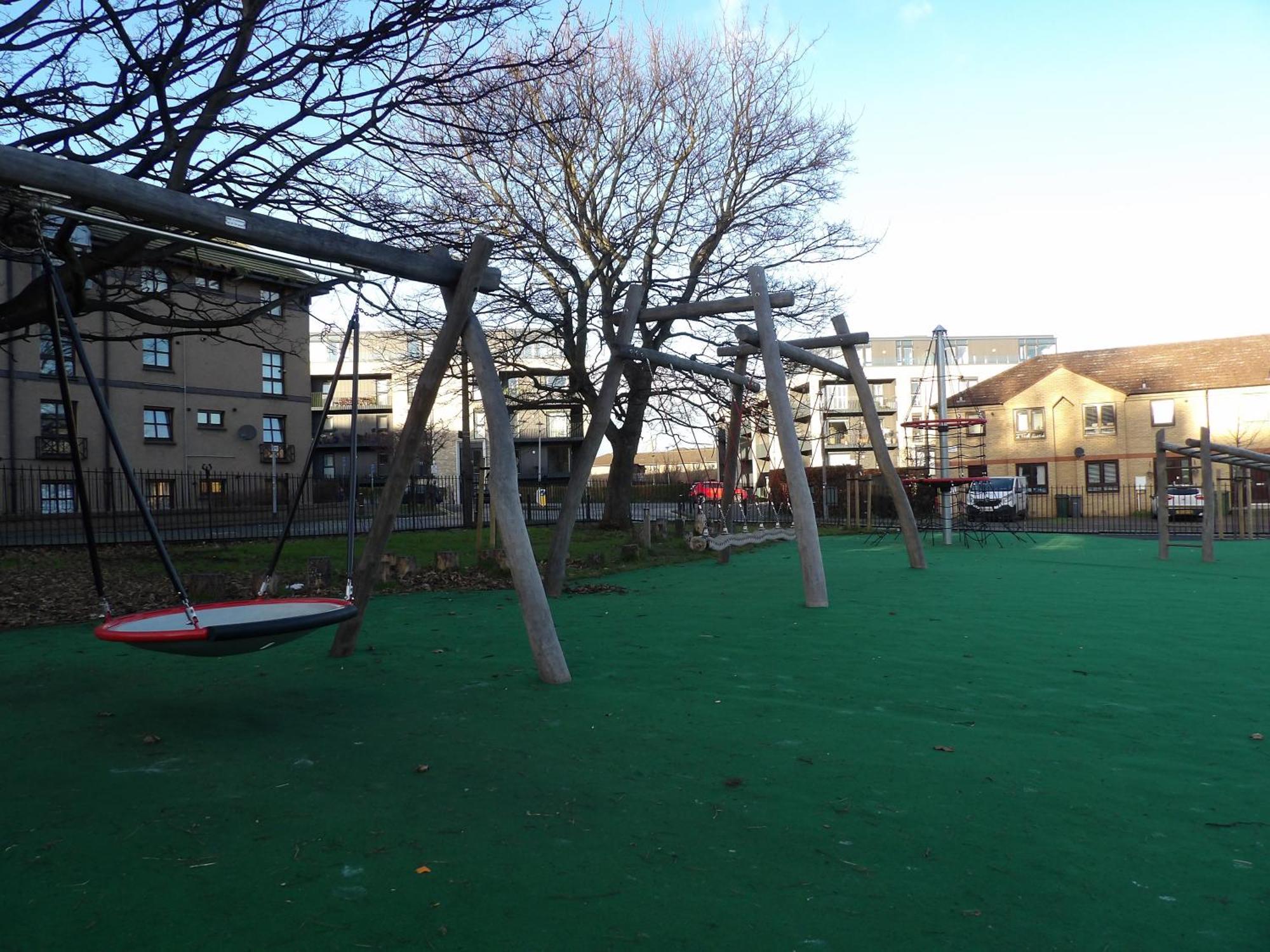 Lovely 3 Bedroom Apartment With Private Garden In Edinburgh City Centre Екстериор снимка