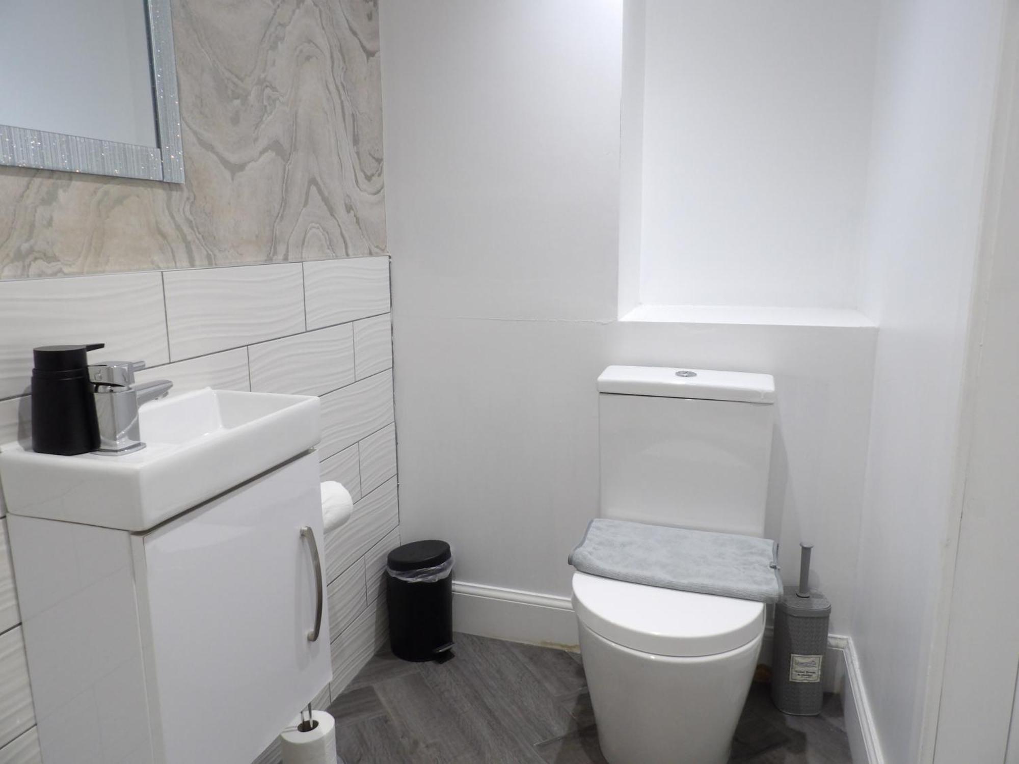 Lovely 3 Bedroom Apartment With Private Garden In Edinburgh City Centre Екстериор снимка